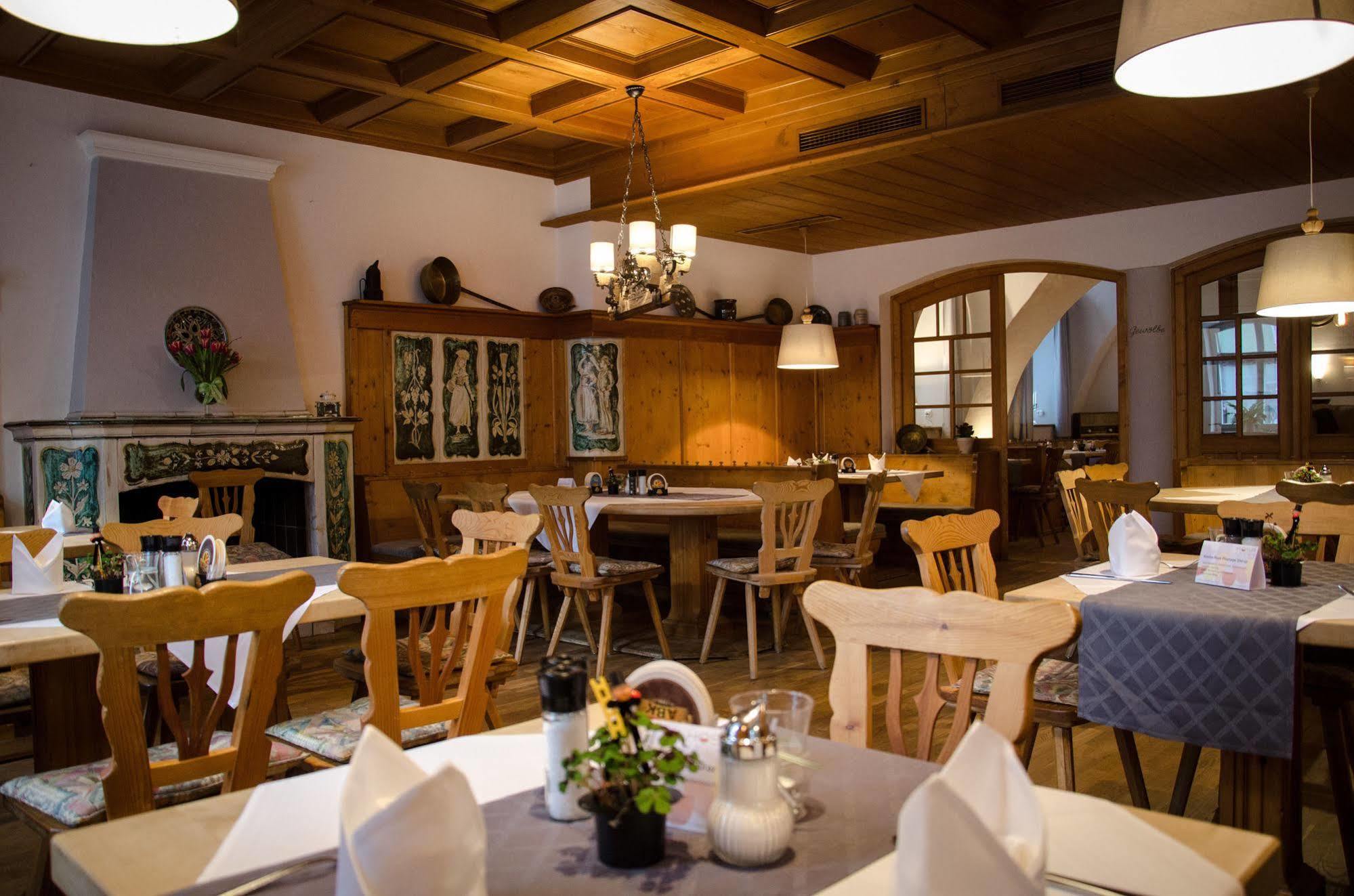 Hotel Blaue Traube Schongau Bagian luar foto