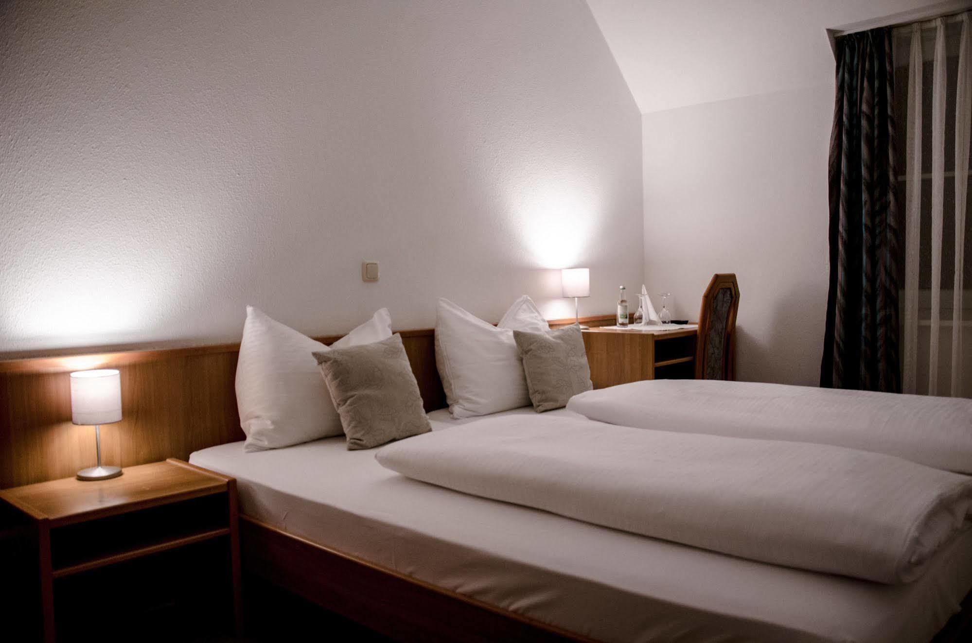 Hotel Blaue Traube Schongau Bagian luar foto