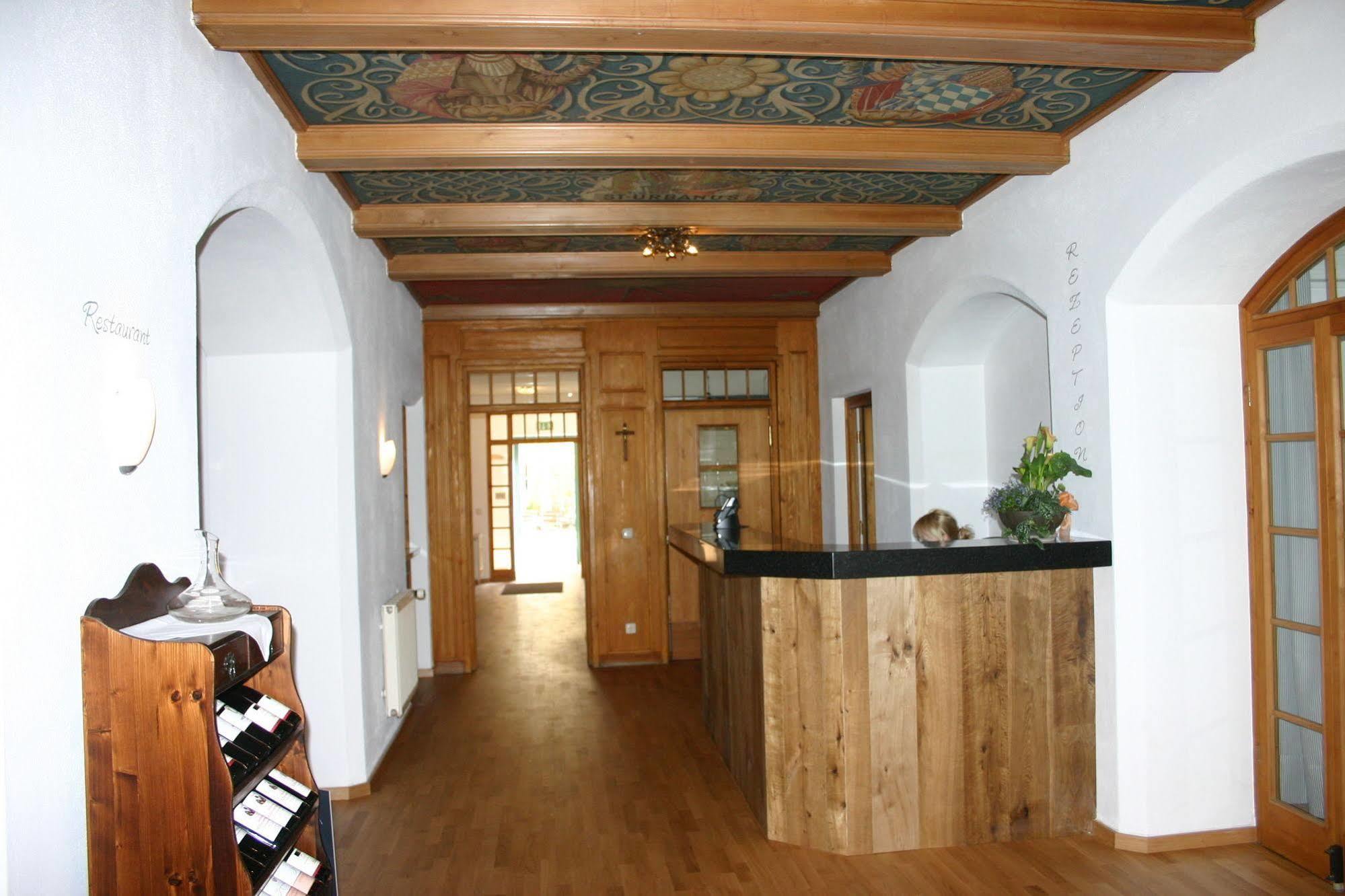 Hotel Blaue Traube Schongau Bagian luar foto